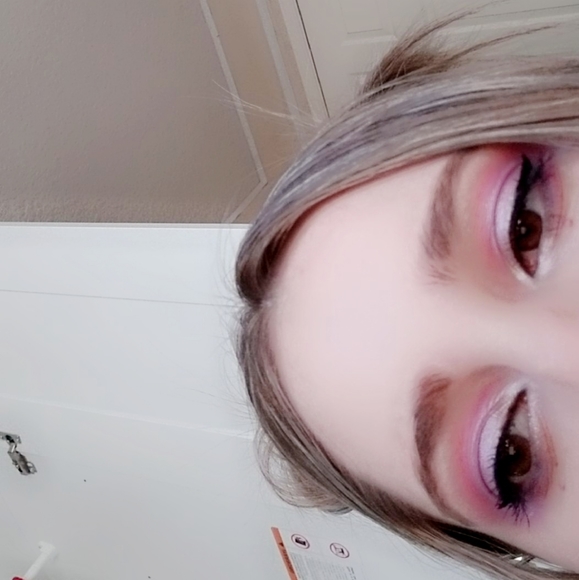 Meet your Posher, Krystal - Picture 2 of 2